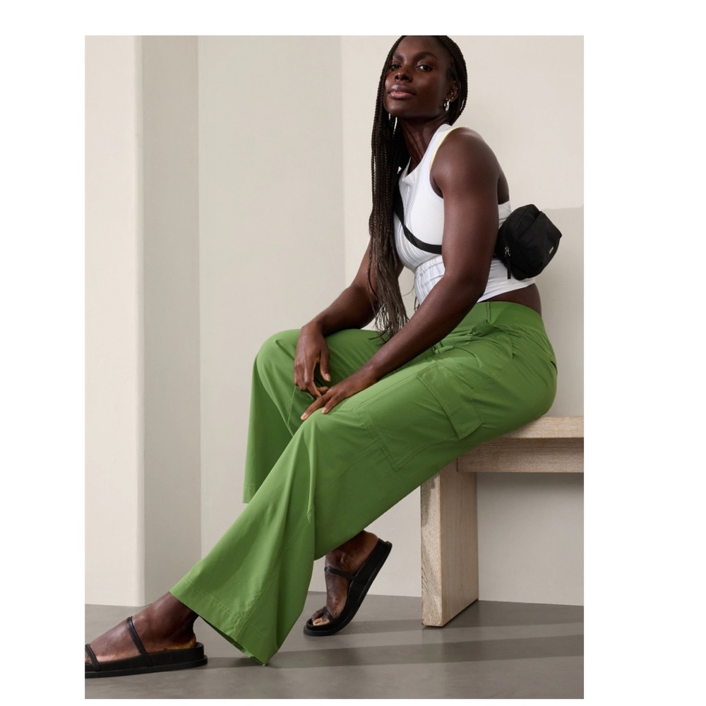 Brooklyn Heights High Rise Cargo Pant in Baja Green